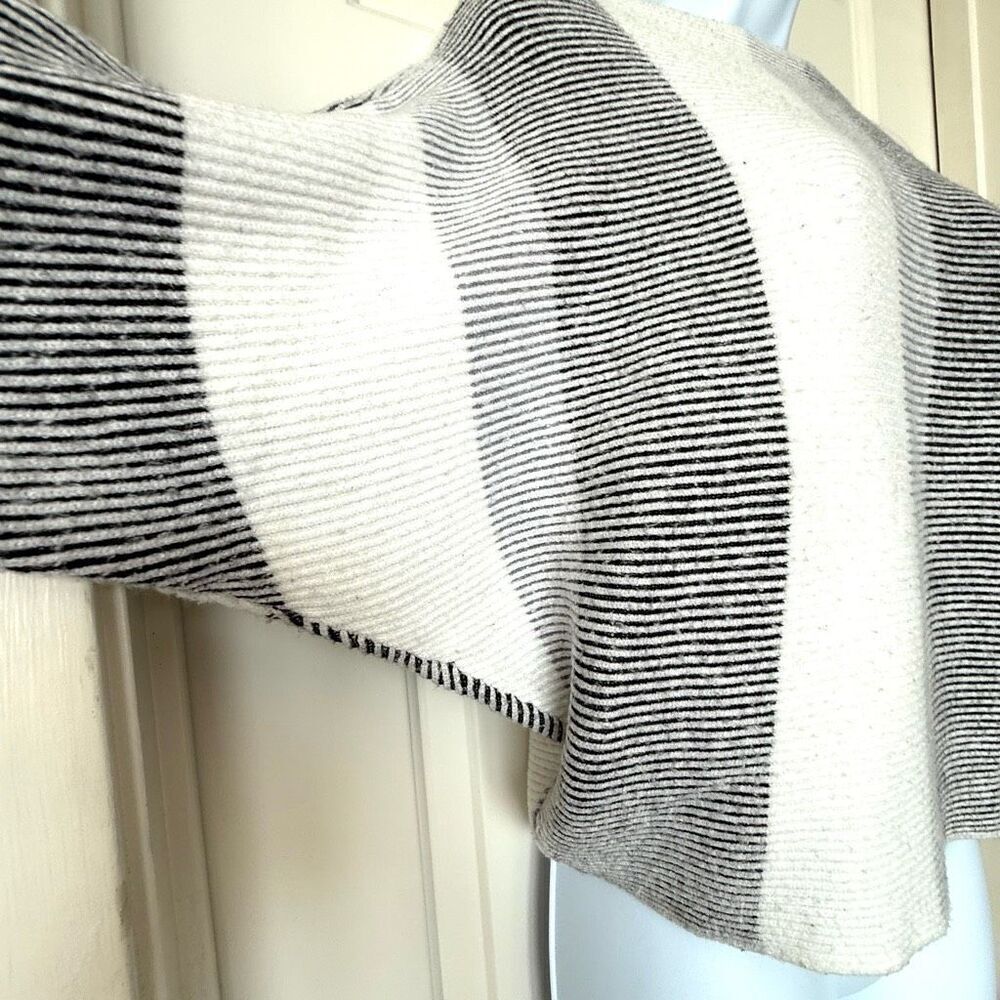 Philosophy Striped & Ribbed Sweater - Picture 14 of 15